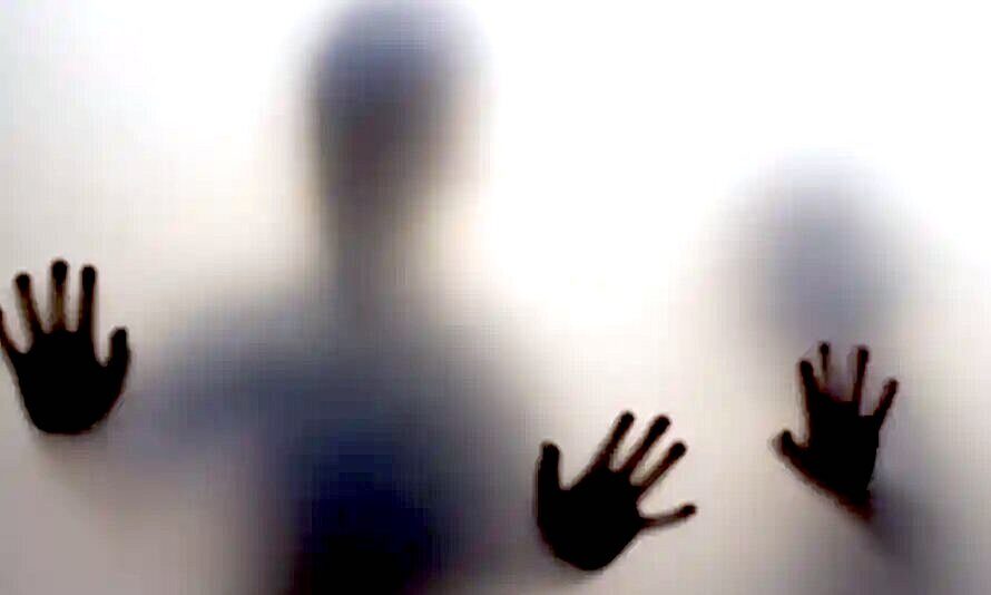 hands blurred