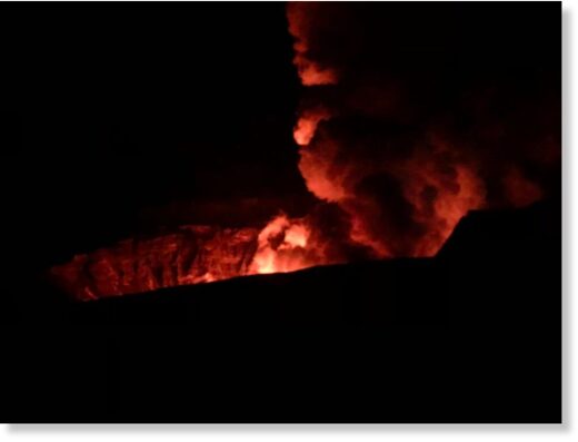 Kilauea volcano erupting on Sunday night (NPS/B Hayes