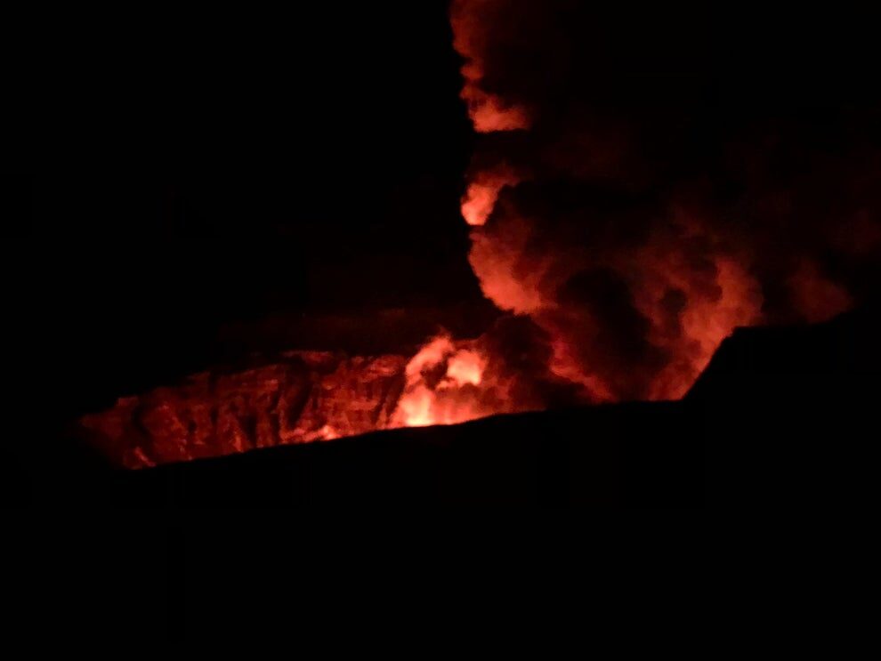 Kilauea volcano erupting on Sunday night (NPS/B Hayes