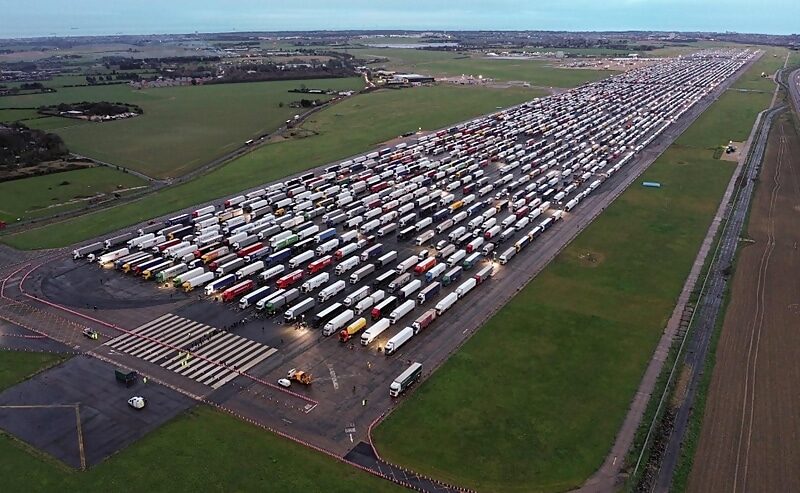 Click to enlarge truck border closed britain france