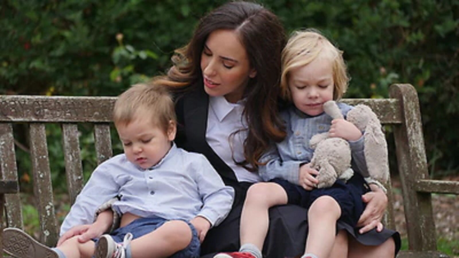 stella morris assange fiance kids
