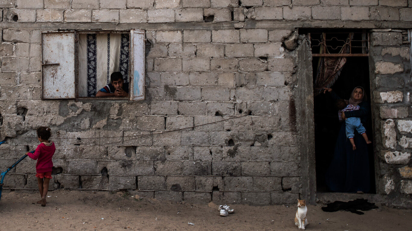 Click to enlarge Palestinian slum