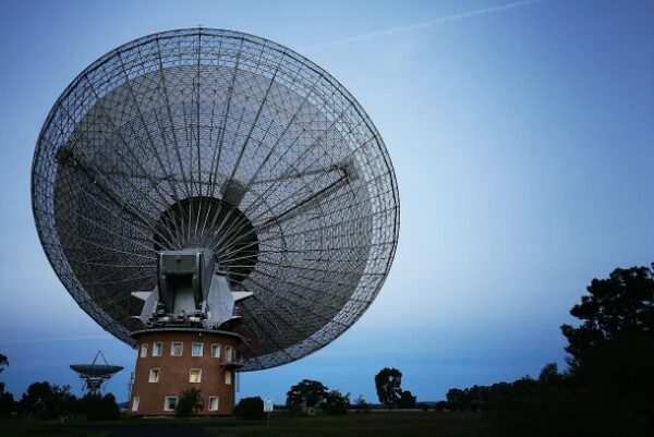 Click to enlarge Parkes Observatory