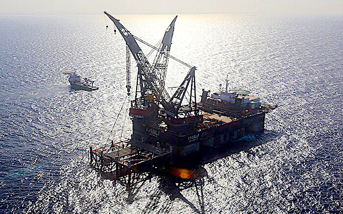 Click to enlarge SSCV Thialf crane vessel