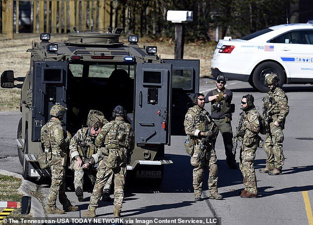 Click to enlarge Fedral agents nashville bombing house search