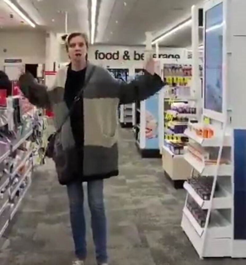 woman against mask supermarket video