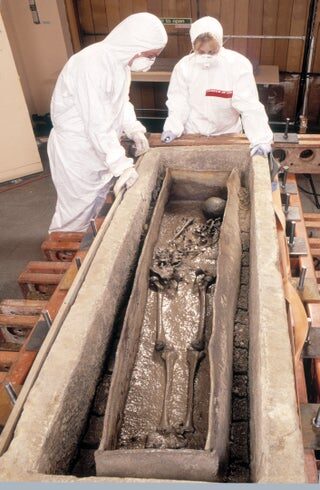 Click to enlarge roman burial