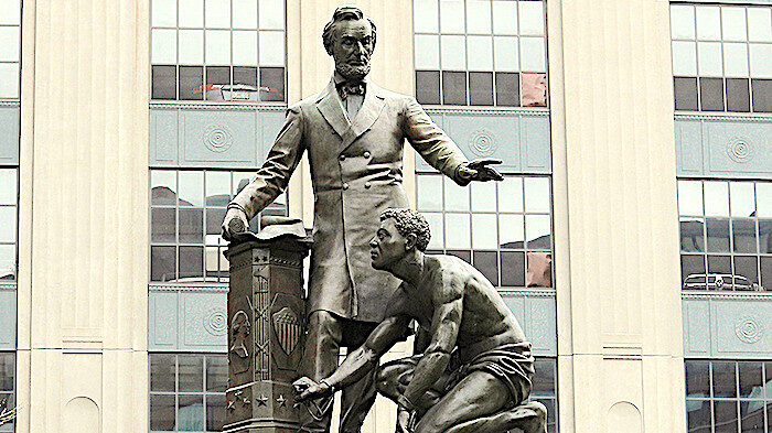 Lincoln statue