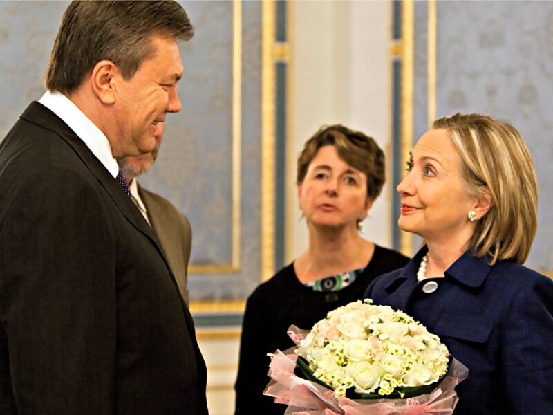 Click to enlarge hillary clinton Viktor Yanukovych Ukraine