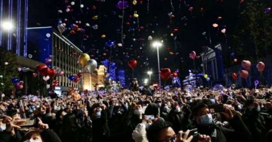 Click to enlarge Wuhan New Year celebration