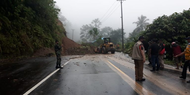Click to enlarge Floods and landslides in Sangihe Islands Regency
