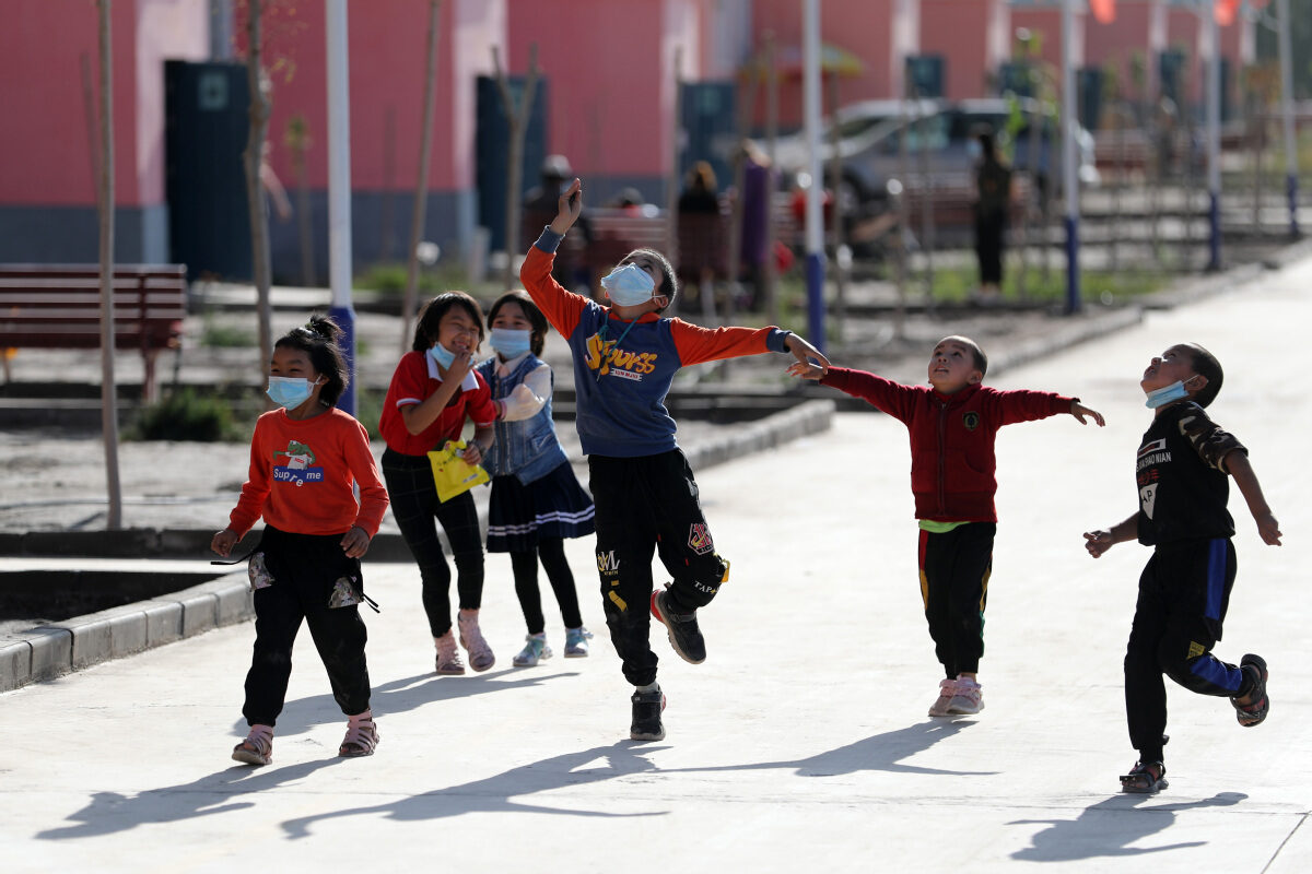 Click to enlarge Xinjiang kids