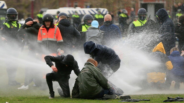 Click to enlarge netherlands lockdown protests