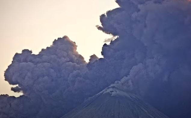 Russia volcano eruption
