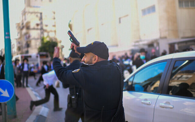 Click to enlarge police officer