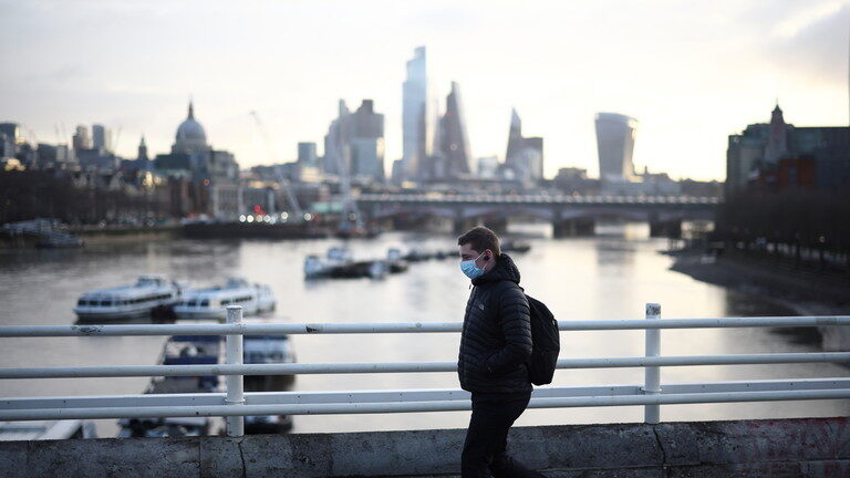 mask london bridge