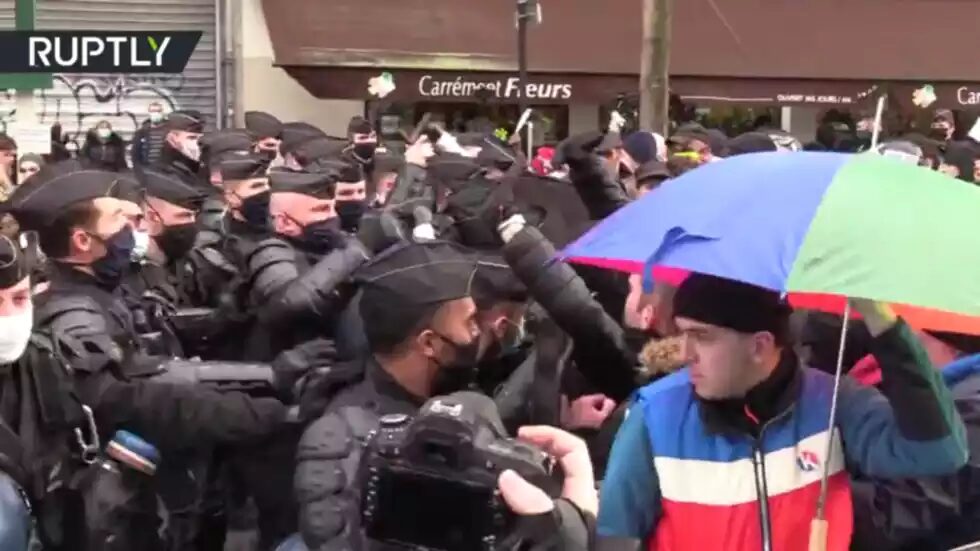 Click to enlarge paris protest