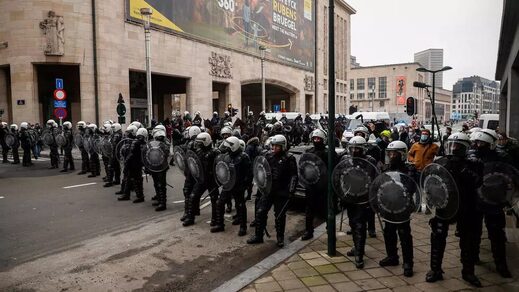 Click to enlarge protest lockdown brussels