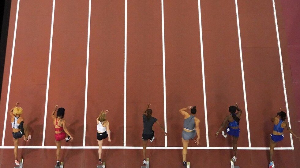 Click to enlarge women track race