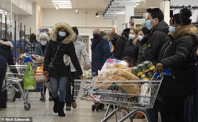 Click to enlarge shoppers with masks