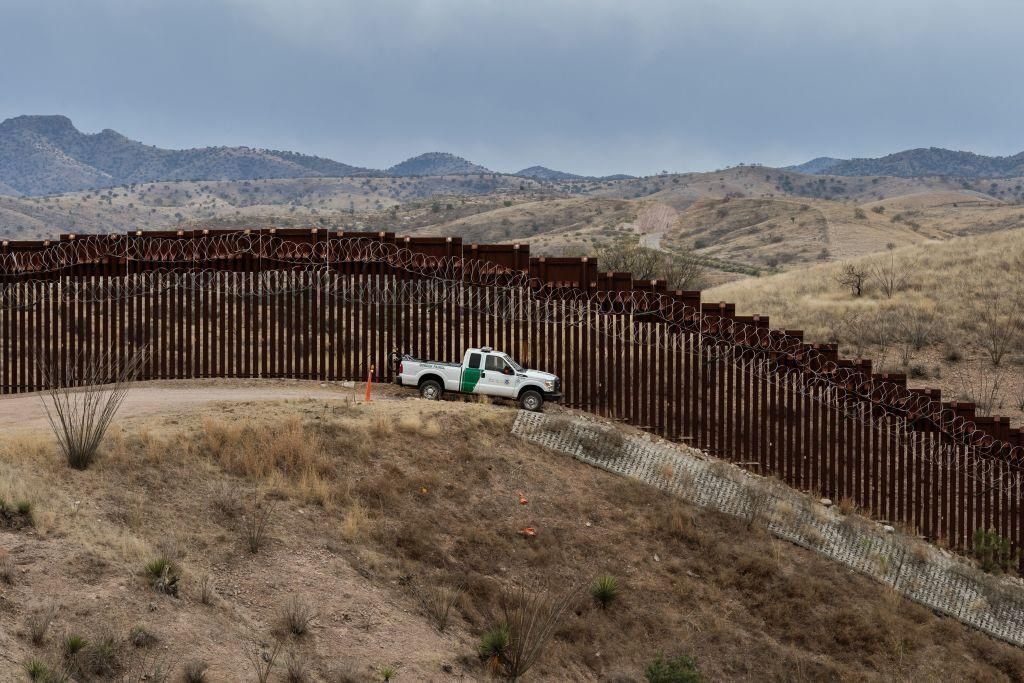 Click to enlarge border wall mexico