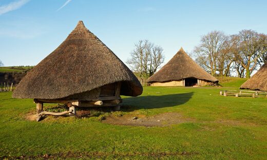 Click to enlarge Ironage round house replica at Castell Henllys