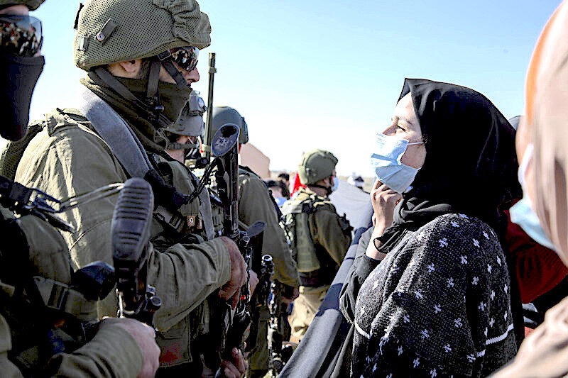 Click to enlarge soldiers/folk