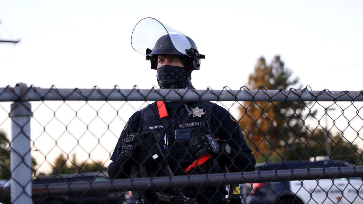 Click to enlarge portland riot police officer