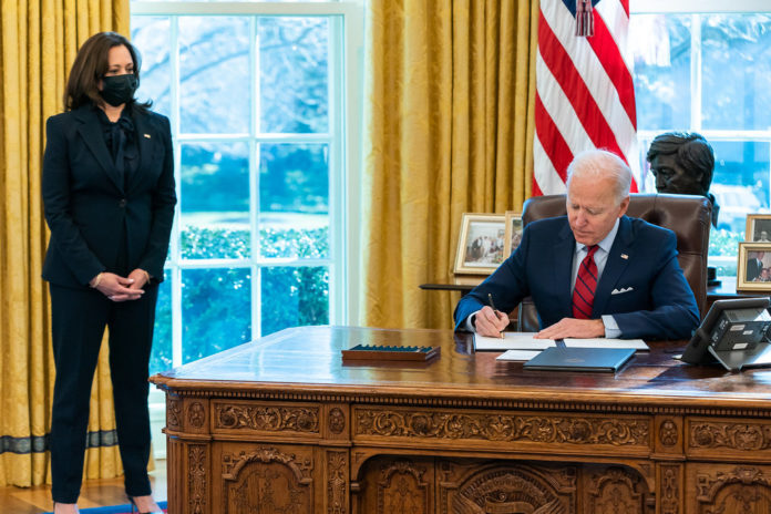 Biden Harris oval office