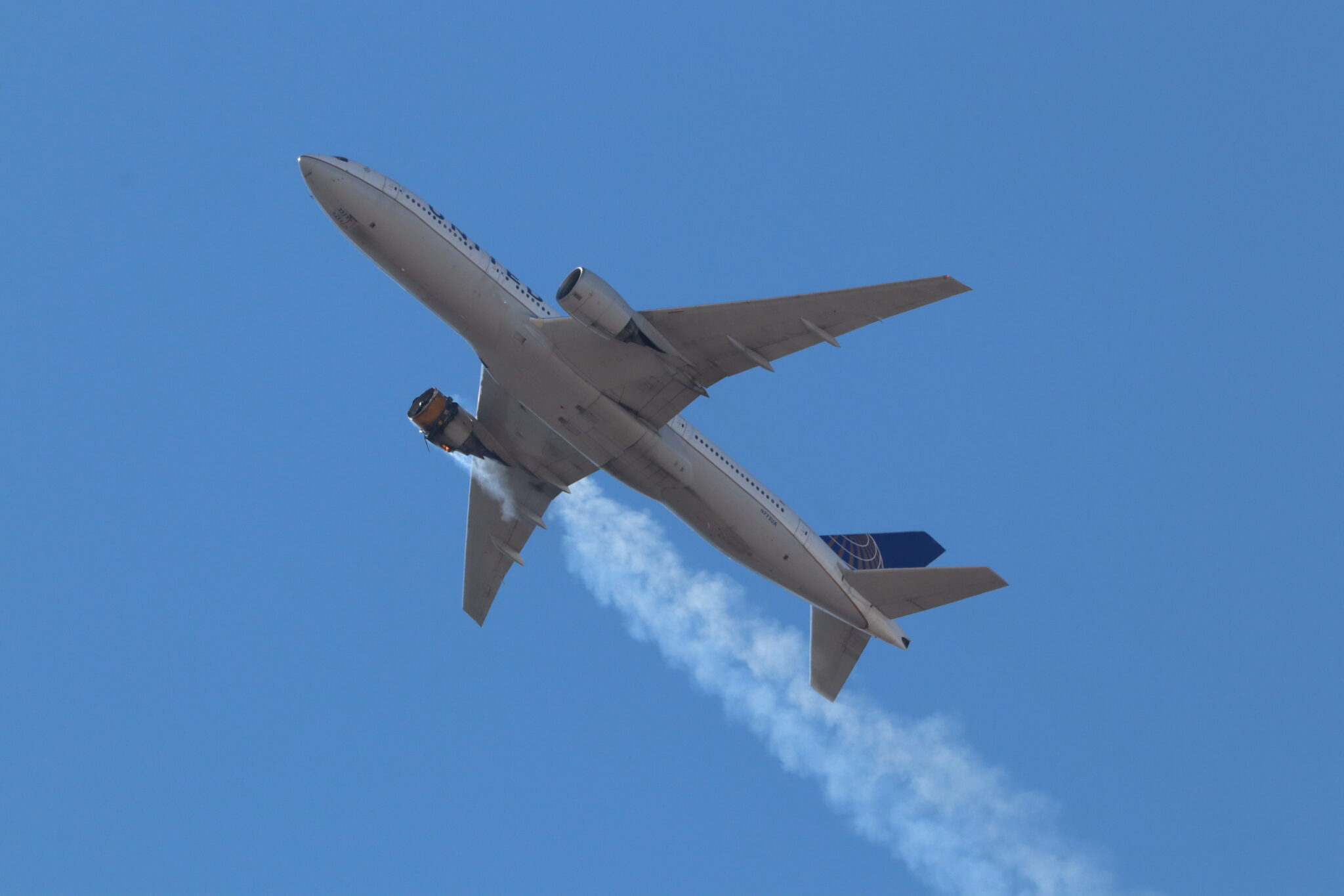 Click to enlarge boeing engine failure