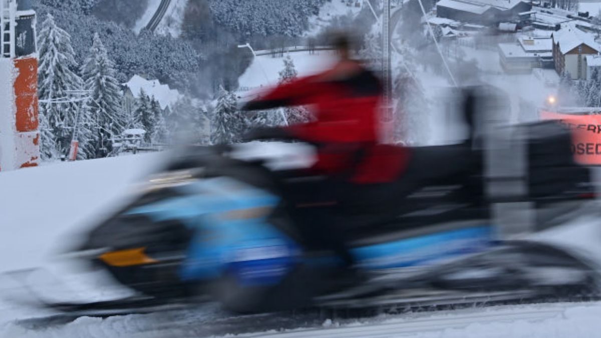 One snowmobiler died and another was seriously injured Saturday in Nevada's Ruby Mountains.