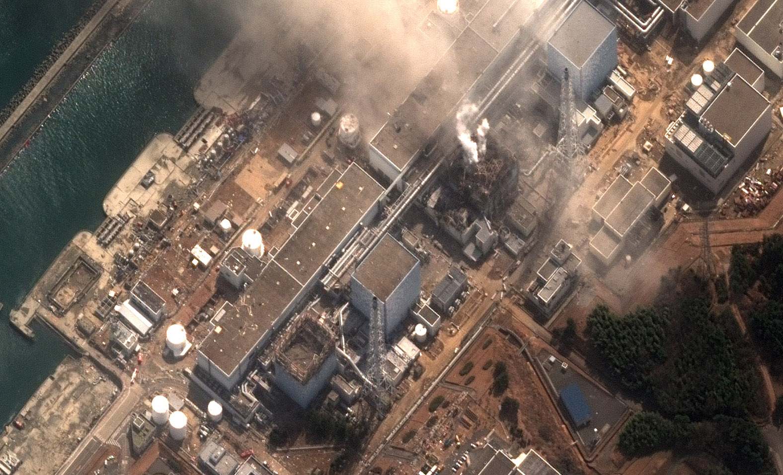 Click to enlarge Fukushima aerial