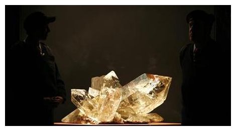 Click to enlarge Quartz Crystal