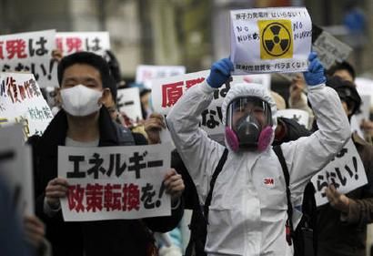 Click to enlarge anti-nuclear rally in Tokyo