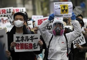 Click to enlarge anti-nuclear rally in Tokyo