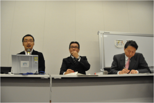 Click to enlarge Hatoyama Yukio (right) Uesugi Takashi (left) at media conference
