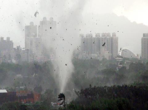 Click to enlarge Taiwan Tornado_1