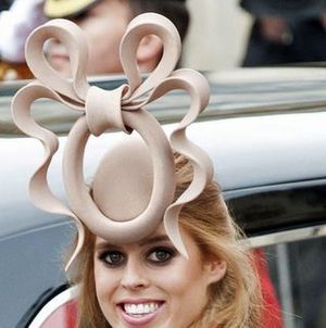 Beatrice bizzare hat