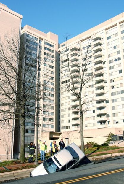 Click to enlarge sinkhole