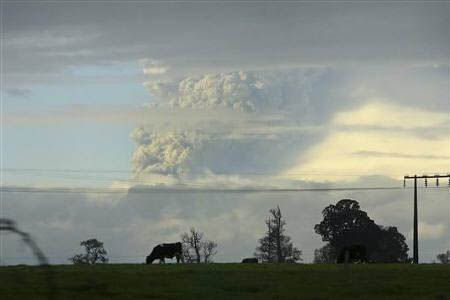 Puyehue volcano erupts