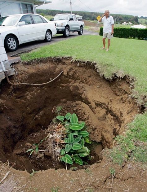 Click to enlarge sinkhole,hawaii