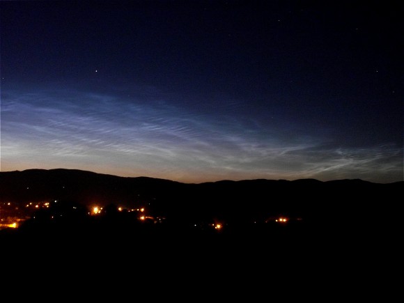Click to enlarge Noctilucent Clouds_3