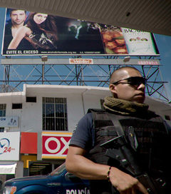 Click to enlarge Mexican federal police