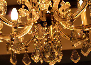 chandelier rich plutocracy