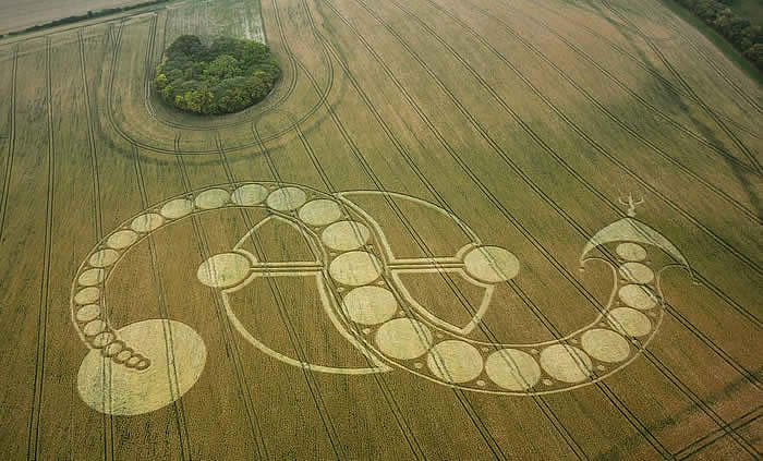 Click to enlarge Crop Circle