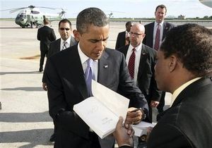 Click to enlarge Obama book signing