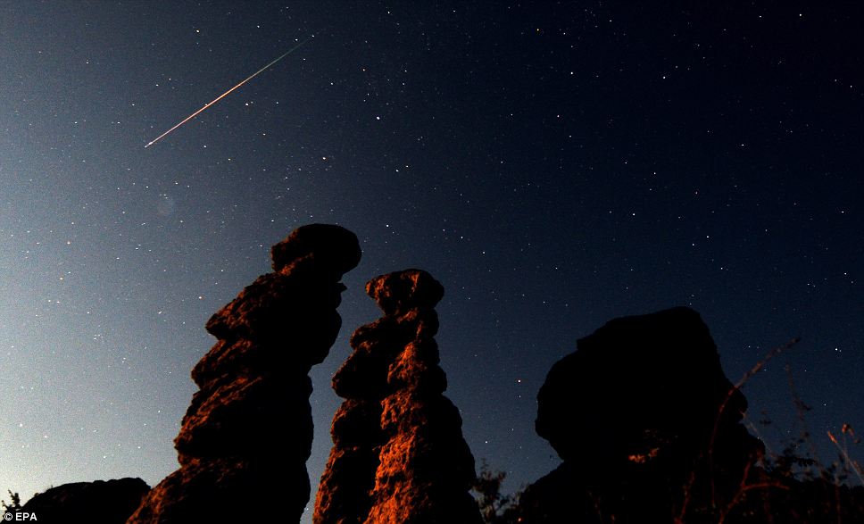 Click to enlarge persied meteor shower 2011