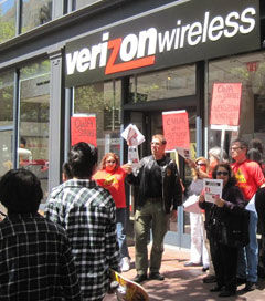 verizon workers on strike