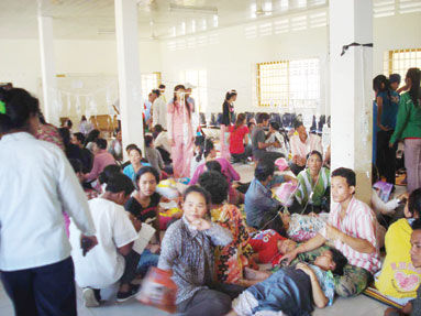 Click to enlarge Fainting workers