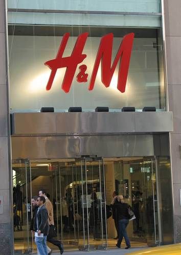 H&M store front